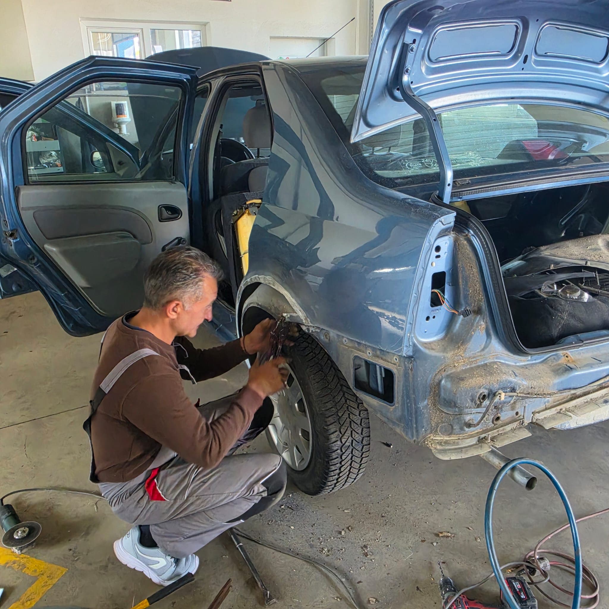 Reparații aripă auto Sibiu — daune laterale Dr. Auto