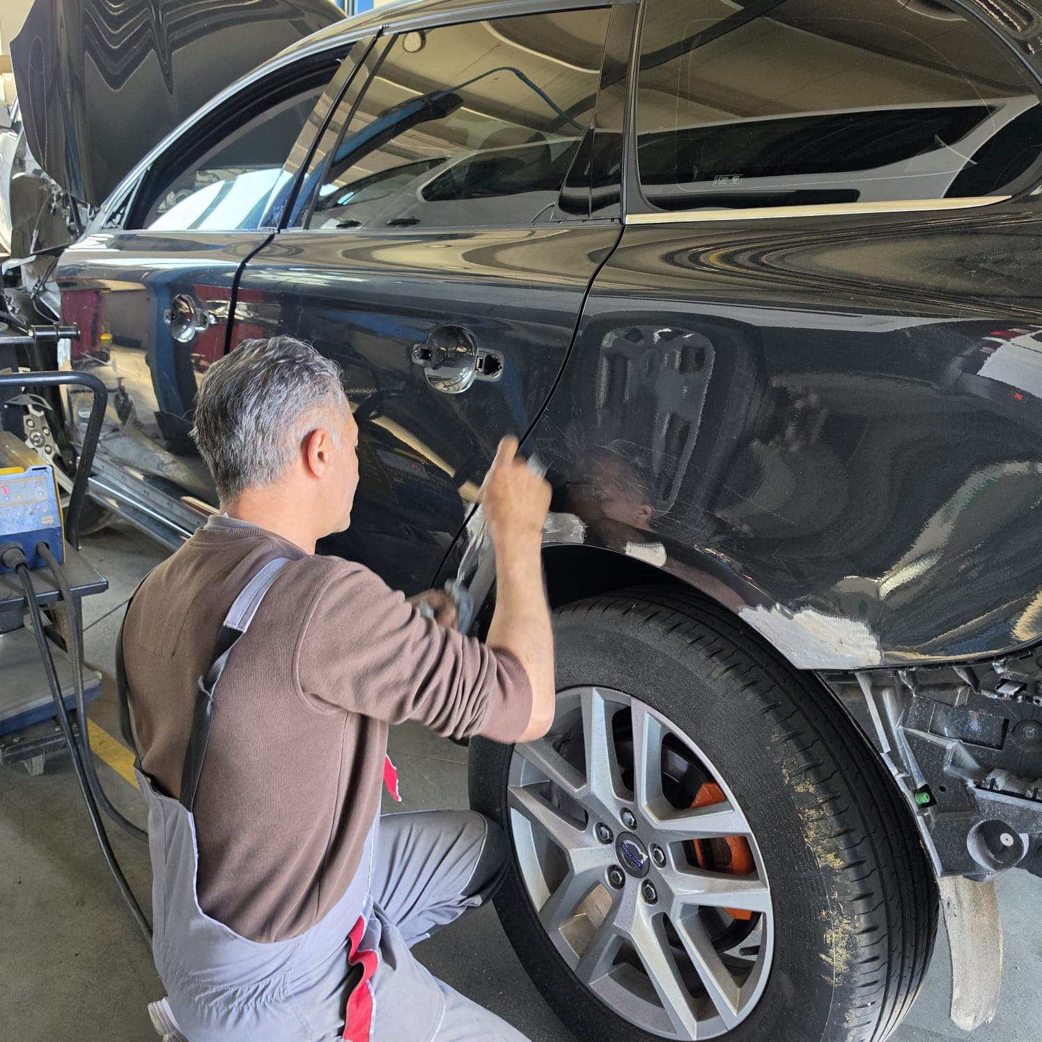 Tinichigerie auto Sibiu — chit și pregătire vopsire Dr. Auto