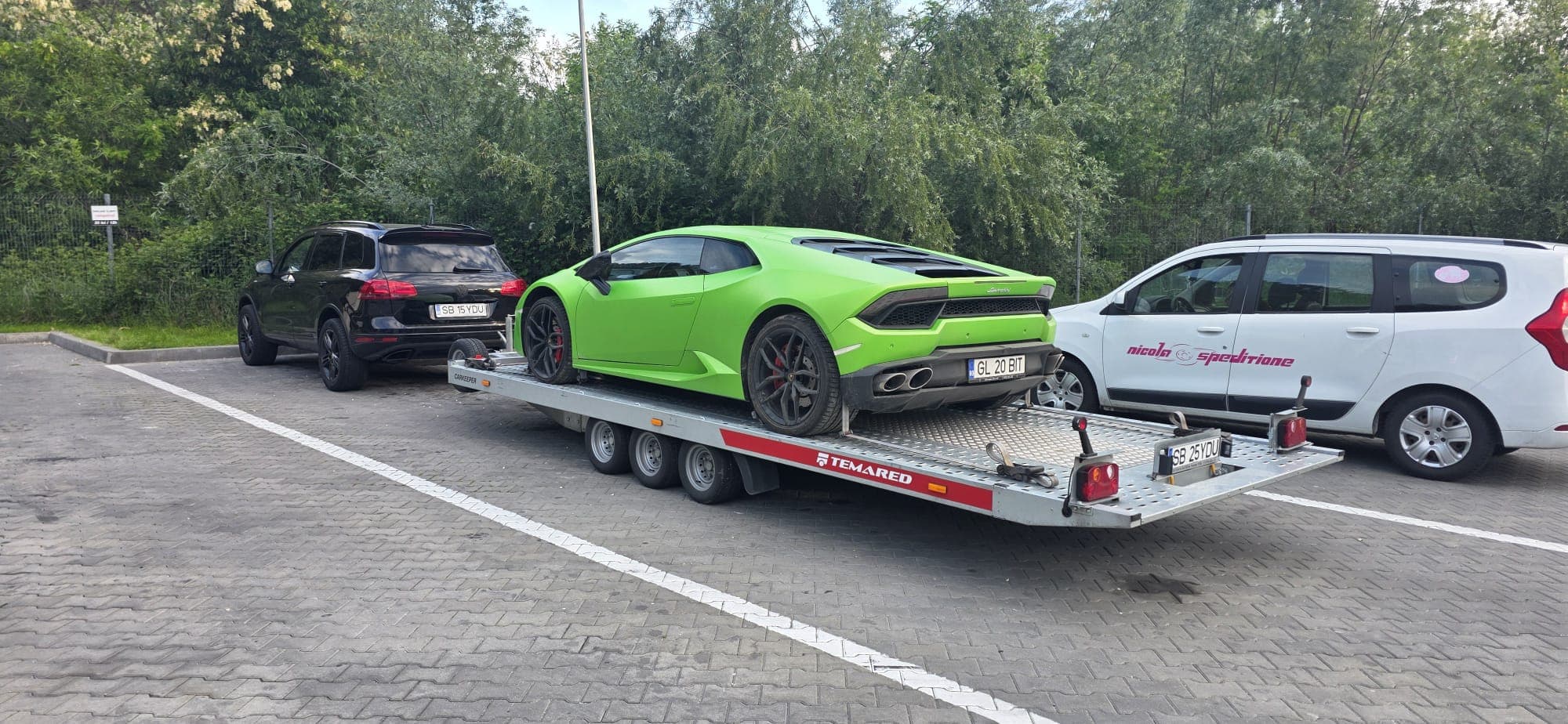 Transport auto premium pe trailer — tractări Sibiu